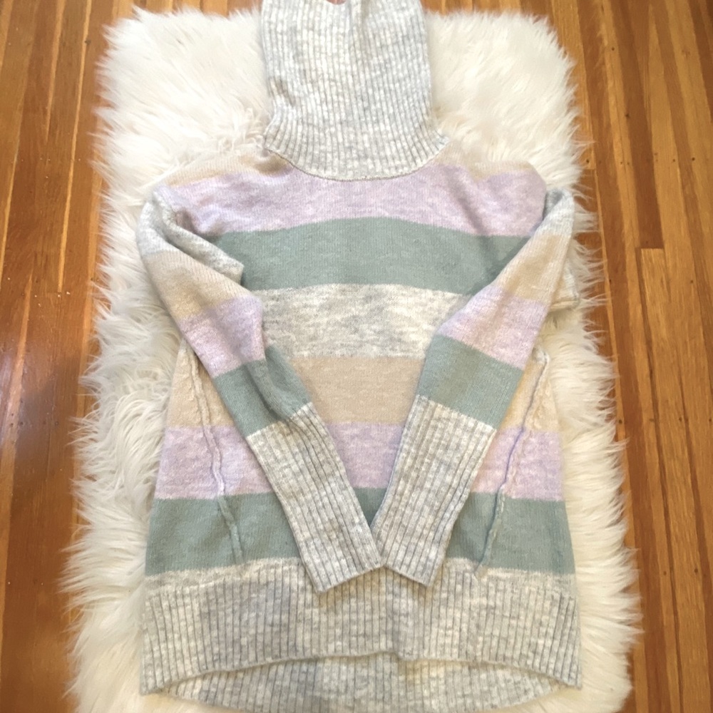 Gap Sweater